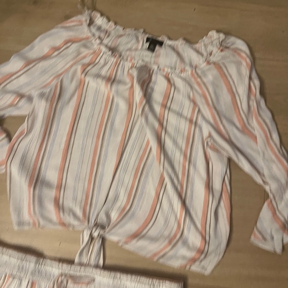 AB Studio 2-Piece Set – Striped Off-Shoulder Top & Wide-Leg Pants – Size XXL - Picture 6 of 12